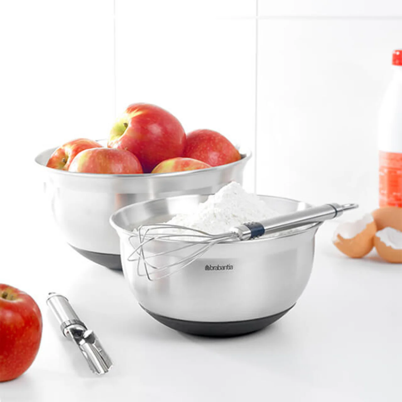 Bol pentru mixat, Brabantia, Matt, 17.4x9.1 cm, 1 L, inox, argintiu mat Bol pentru mixat, Brabantia, Matt, 17.4x9.1 cm, 1 L, inox, argintiu mat