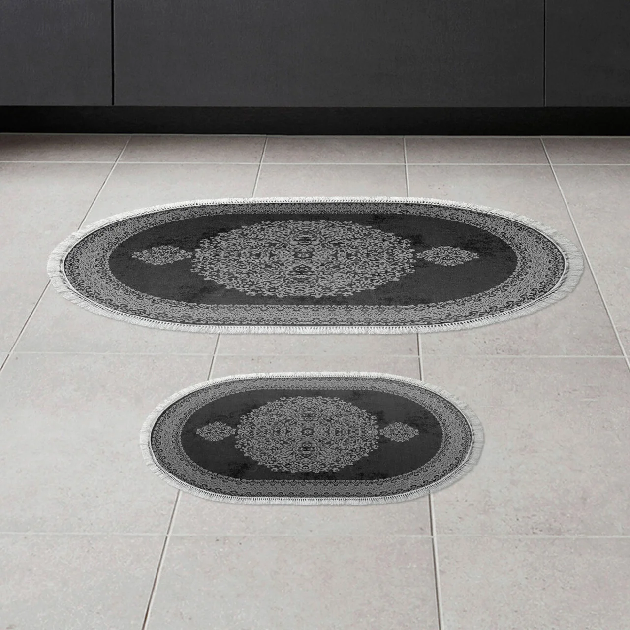 Set covorase de baie, L'essentiel Maison, 410602, Alb/Negru Set covorase de baie, L'essentiel Maison, 410602, Alb/Negru