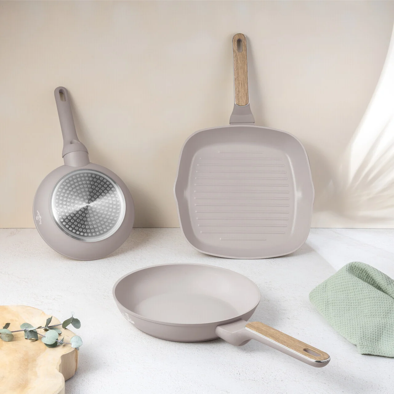 Set 3 tigai Berlinger Haus, Taupe Nordic, 20/24/28 cm, aluminiu forjat, taupe mat/natur Set 3 tigai Berlinger Haus, Taupe Nordic, 20/24/28 cm, aluminiu forjat, taupe mat/natur
